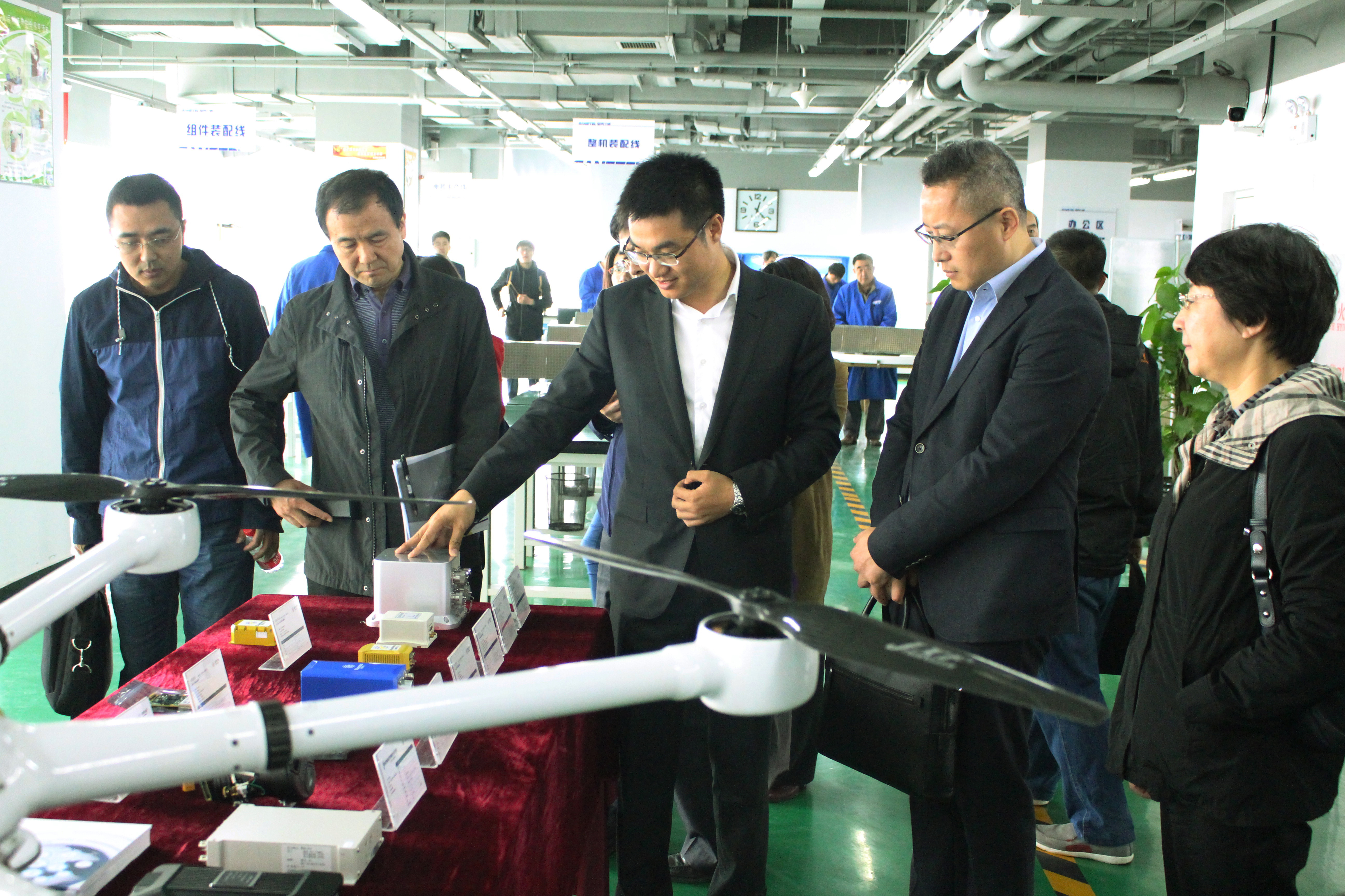 “北斗惯性+”助推北斗大规模产业化应用 国家发改委等一行领导专家莅临PG麻将胡了宇达调研指导